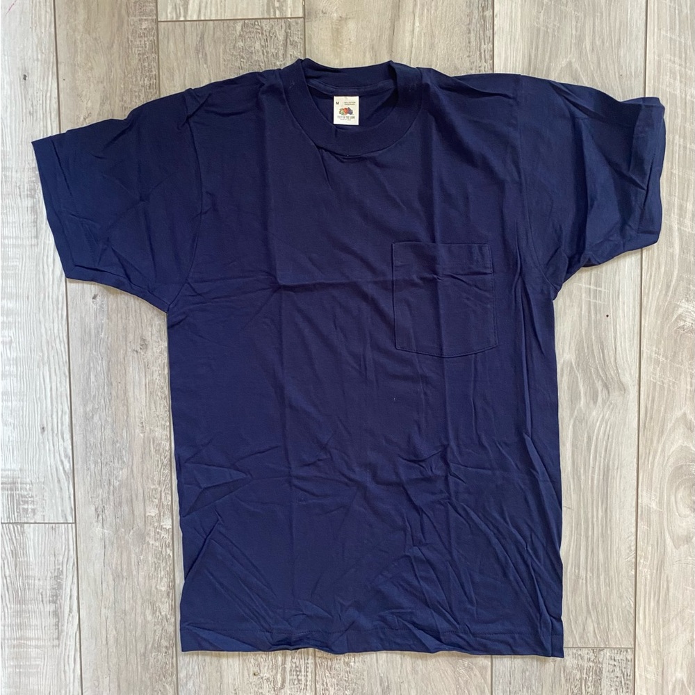 Vintage Fruit Of The Loom Classic Navy Blue Men's T-Shirt Medium Front Pocket
